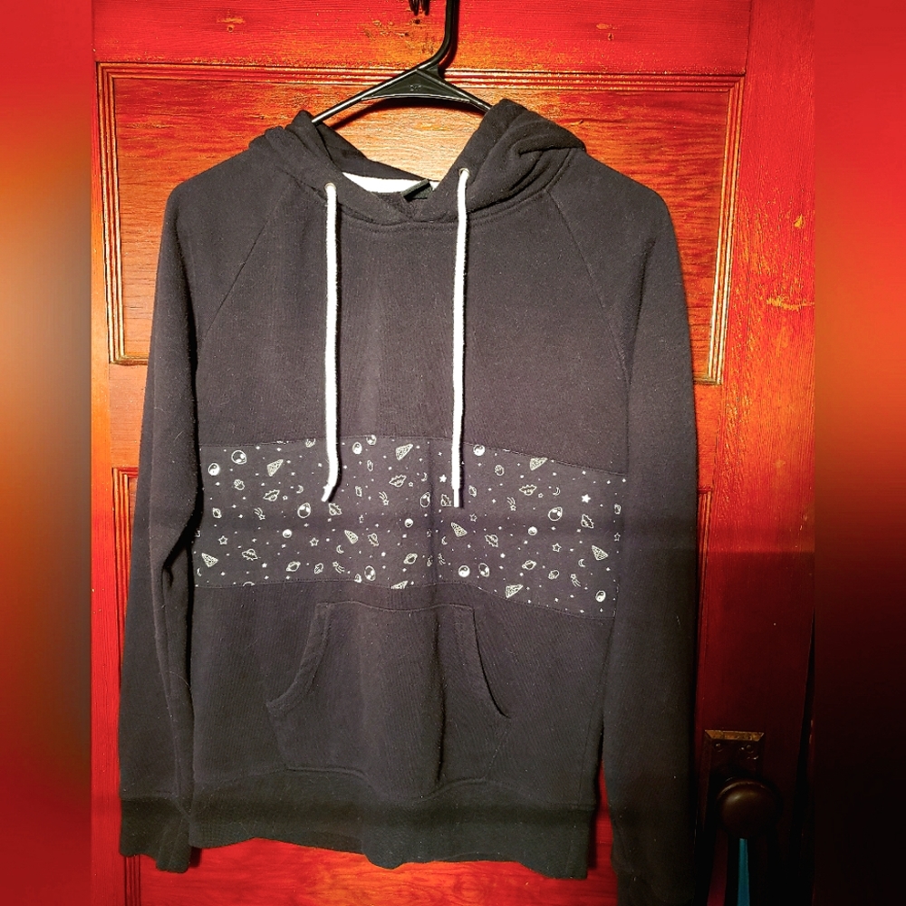 Zumiez Black Women's Hoodie W/ Pizza & Aliens